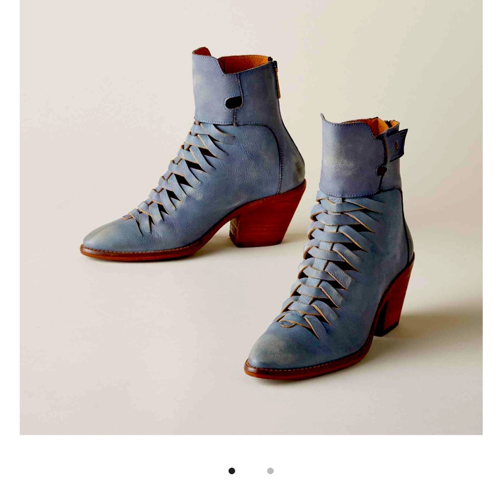 Sundance Jazina Boot. New in Box